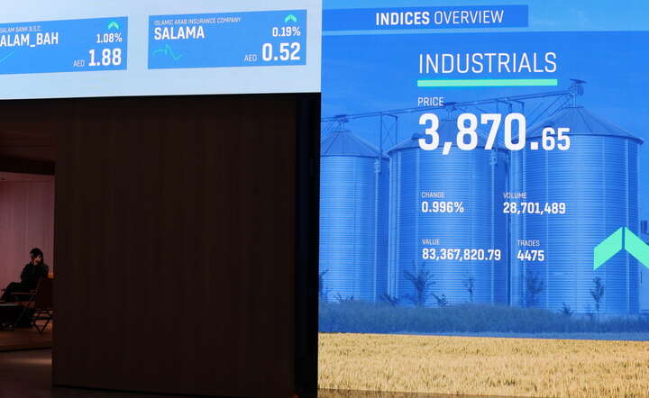 Parkiet giełdy w Dubaju, 24 marca 2026 / autor: PAP/EPA/ALI HAIDER