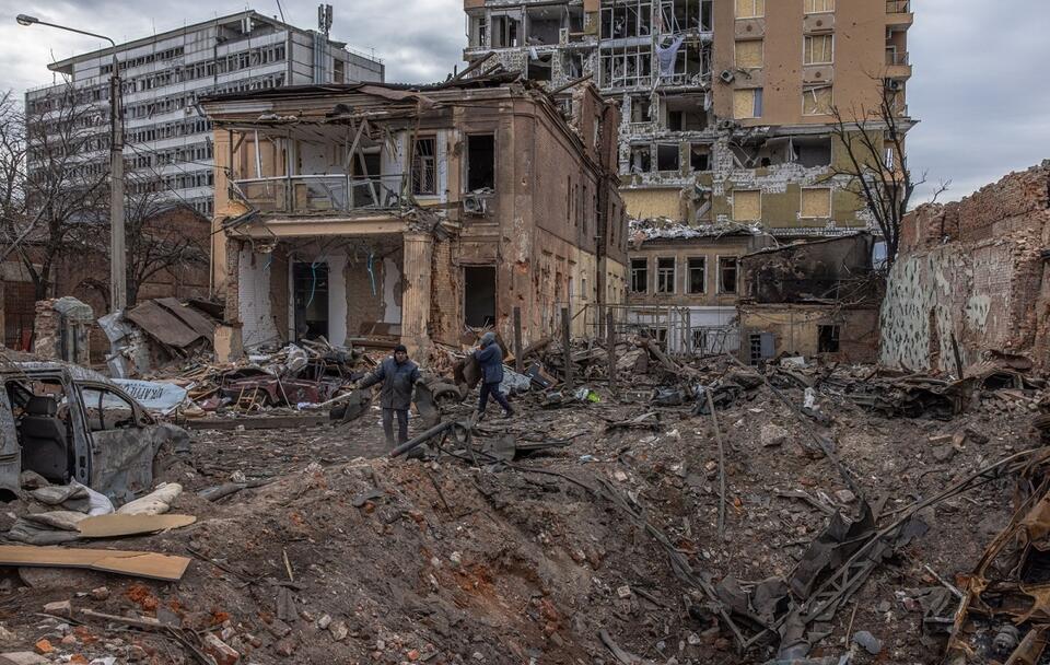 Potężne zniszczenia na Ukrainie / autor: PAP/EPA/ROMAN PILIPEY