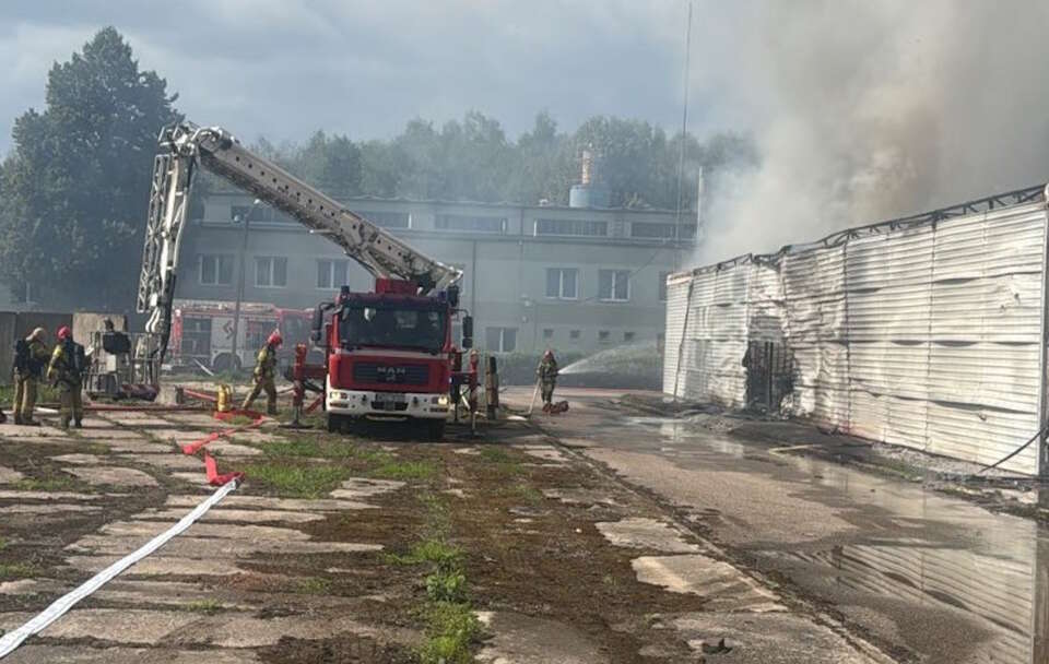 Sochaczew, mazowieckie pożar magazynu  / autor: X/Państwowa Straż Pożarna
