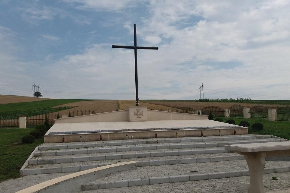 Polski cmentarz wojenny w Dytiatynie / autor: wikimedia commons/Lelek 2v/CC BY-SA 4.0