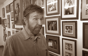 Na zdjęciu Chuck Norris / autor: YouTube/ Full Measure with Sharyl Attkisson