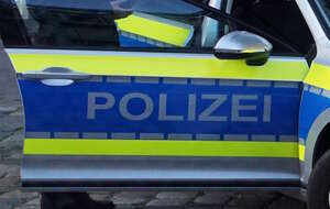 Na zdjęciu drzwi samochodu niemieckiej policji / autor: Fratria