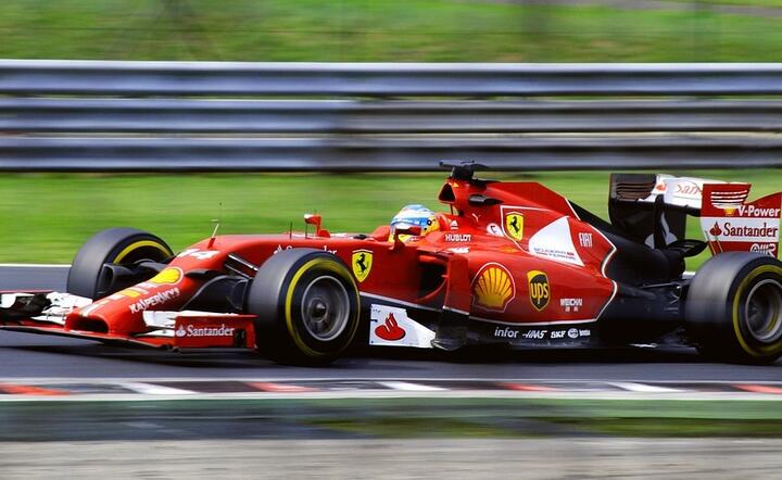 Ferrari będzie respektować równość płci za kierownicą