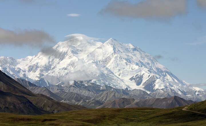 Najwyższy szczyt Ameryki na Alasce (6190 m npm). Nazwę lokalną Denali po 10 latach zastąpi znana od 100 lat Mount McKinley / autor: Pixabay