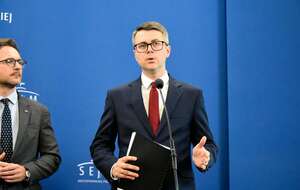 Maski opadły. Rząd Tuska poddał się ws. umowy UE-Mercosur. PiS alarmuje: "MSZ wprost napisał, że takiej skargi nie będzie". Na zdjęciu Piotr Müller i Waldemar Buda / autor: Fratria