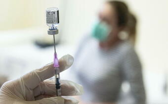 Z powodu gróźb zamknięto mobilny punkt szczepień w Holandii
