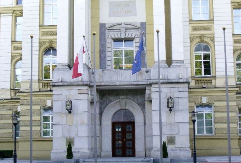 Czy za za zamkniętymi drzwiami Kancelarii Premiera szykuje się kolejny skok na spółki skarbu państwa? Fot. wPolityce.pl