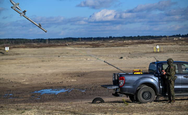 Amerykański system antydronowy Merops. Pokaz na poligonie w Nowej Dębie / autor: PAP/Darek Delmanowicz