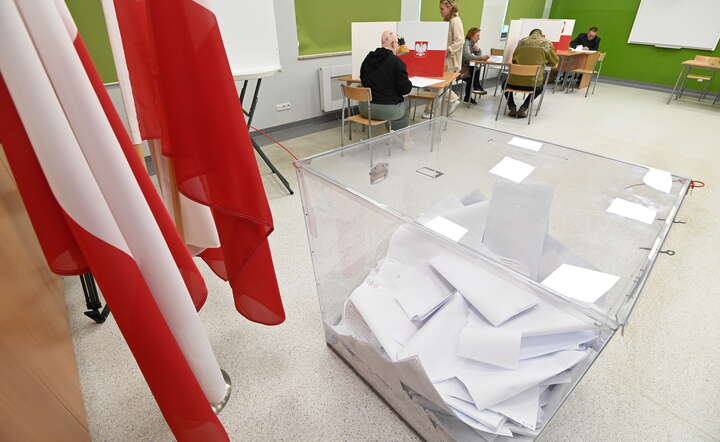 Wybory samorządowe miały miejsce w niedzielę 7 kwietnia / autor: PAP/Andrzej Jackowski