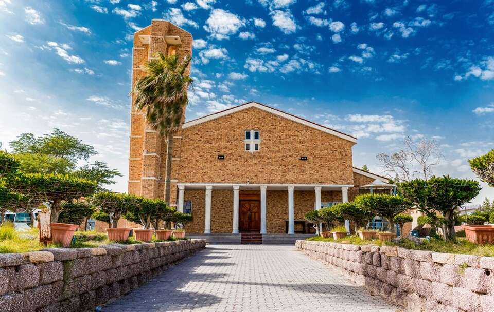 Bazylika mniejsza Naszej Pani Arabii w kuwejckim mieście Ahmadi  / autor: Vatican Media