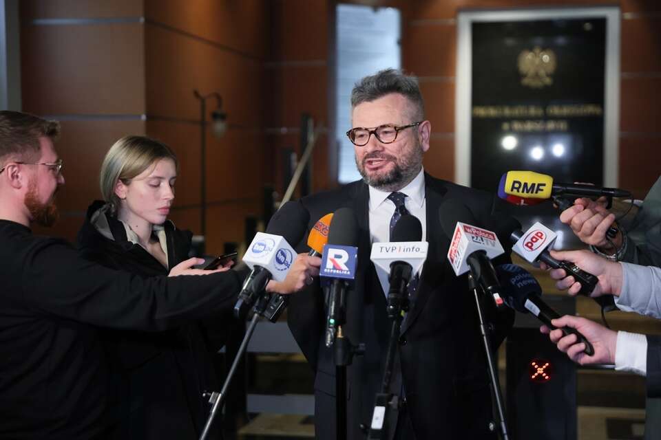 Rzecznik Prokuratury Okręgowej Piotr Skiba podczas wypowiedzi w Prokuraturze Okręgowej w Warszawie. / autor: PAP/Leszek Szymański