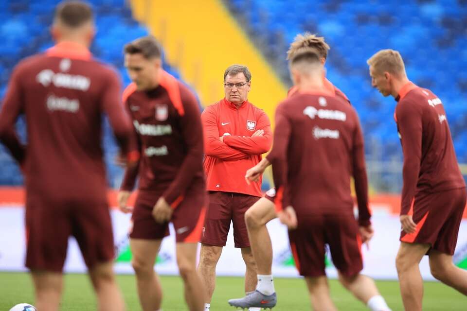  Selekcjoner piłkarskiej reprezentacji Polski Jan Urban podczas treningu kadry na Stadionie Śląskim w Chorzowie przed meczem z Finlandią / autor: PAP/Jarek Praszkiewicz