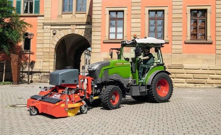Kompaktowe wymiary, bezemisyjność, tania eksploatacja czy szybkie ładowanie baterii to cechy e-ciągnika Fendt / autor: materiały prasowe / fot. Fendt.com