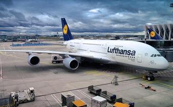 Gigantyczne utrudnienia! Lufthansa masowo odwołuje loty