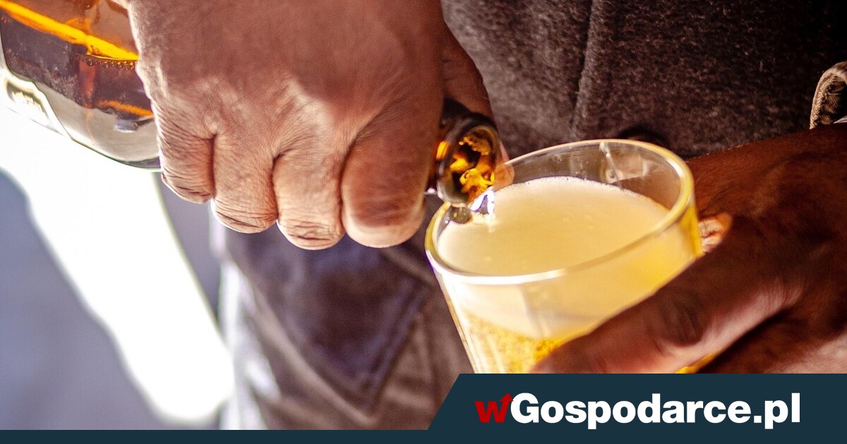 Państwo bezradne wobec nielegalnej reklamy piwa