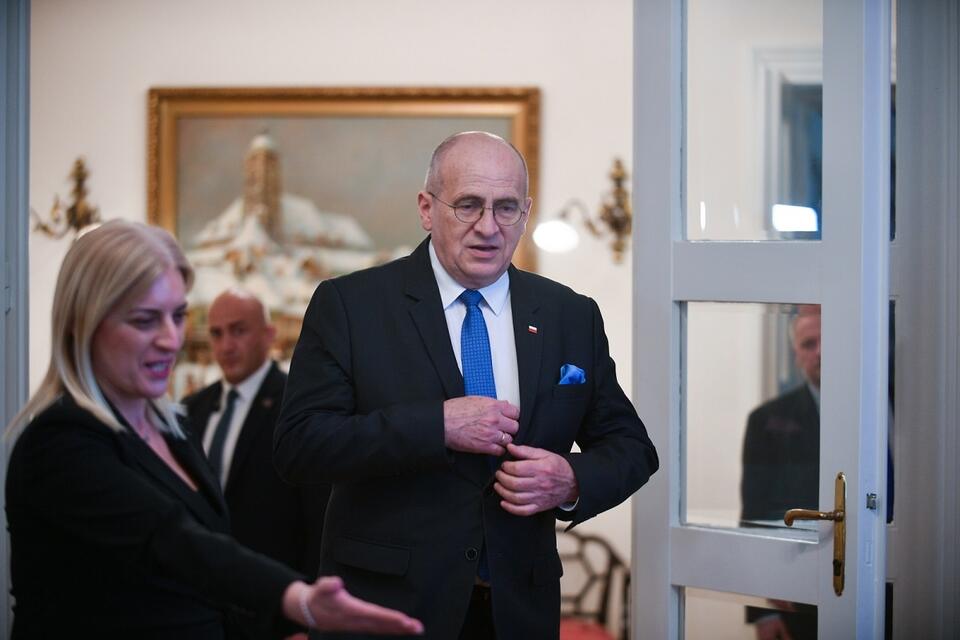 Minister spraw zagranicznych RP Zbigniew Rau przed spotkaniem z premierem Chorwacji w Zagrzebiu / autor: PAP/Marcin Obara