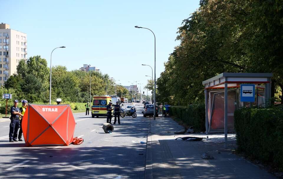 Miejsce tragicznego wypadku przy ul. Woronicza w Warszawie / autor: PAP/Leszek Szymański