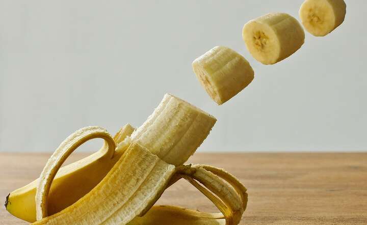 Spożycie banana przyniesie ulgę w stanie przejedzenia / autor: Pixabay