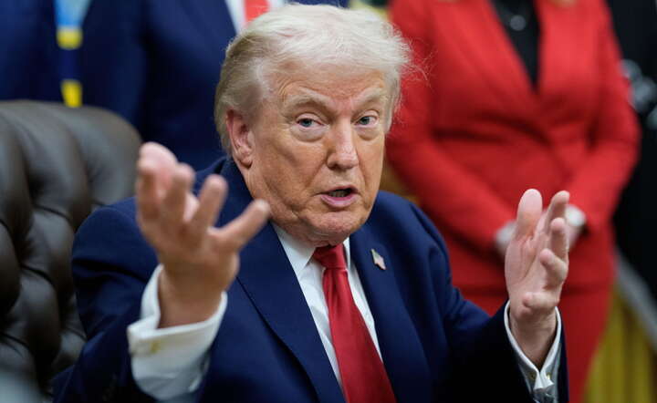 Prezydent USA Donald Trump w Białym Domu / autor: PAP/EPA/AARON SCHWARTZ