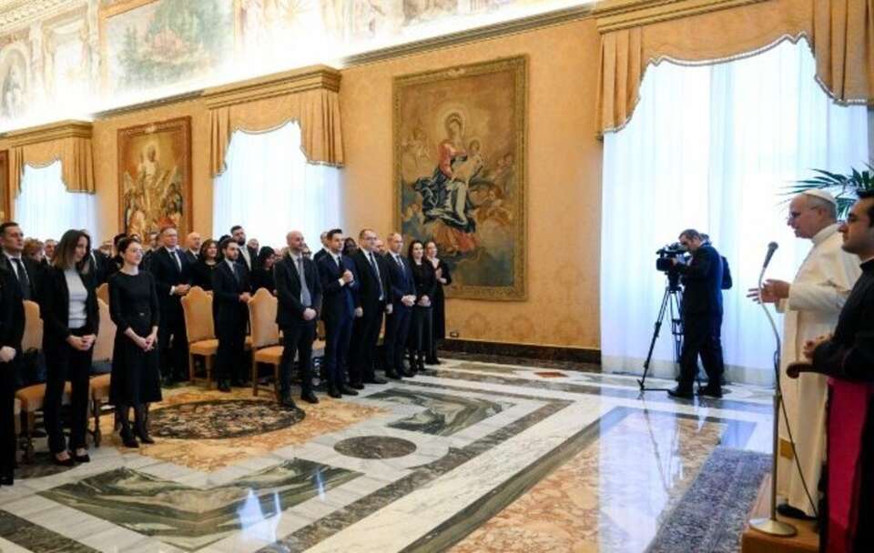 Papież podczas przemówienia do delegacji Grupy Europejskich Konserwatystów i Reformatorów Parlamentu Europejskiego / autor: Vatican Media