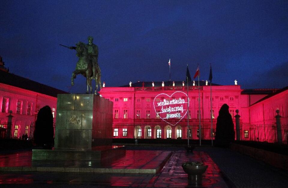 Władza z Owsiakiem, Owsiak z władzą, PAP