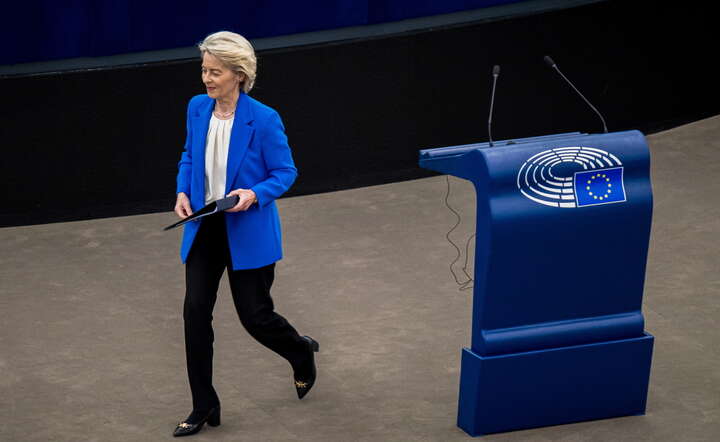 Przewodnicząca Komisji Europejskiej Ursula Von der Leyen podczas posiedzenia Parlamentu Europejskiego w Strasbourgu / autor: PAP/Wiktor Dąbkowski