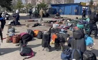 Rosjanie uderzyli w dworzec z uchodźcami. Dziesiątki zabitych
