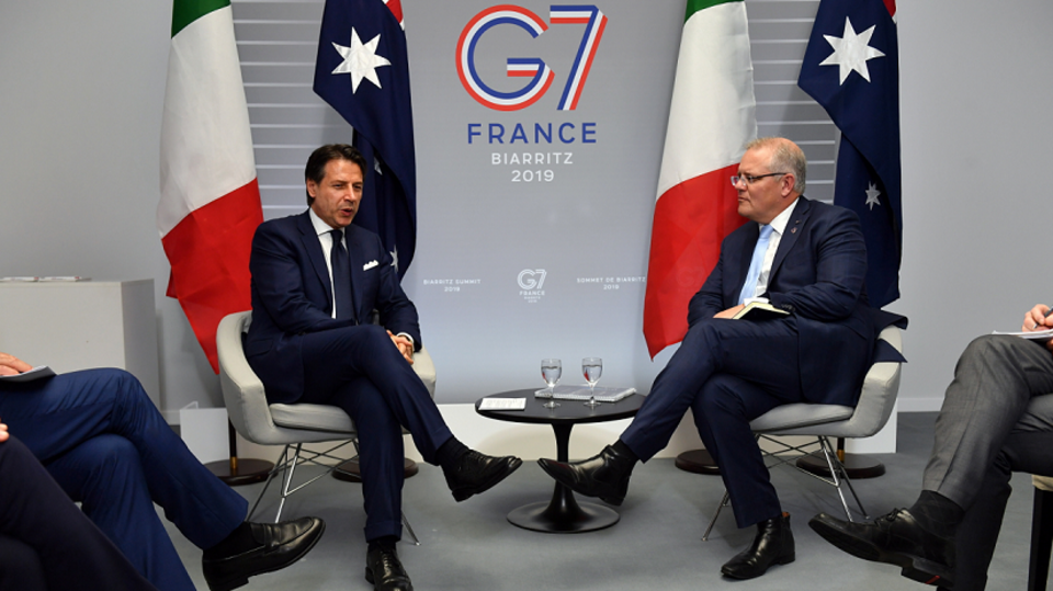 Giuseppe Conte i Scott Morrison podczas bilateralnego spotkania na szczycie G7 w Barritz / autor: EPA/MICK TSIKAS AUSTRALIA AND NEW ZEALAND OUT /PAP/EPA