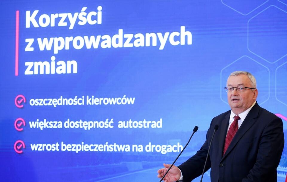 Minister Andrzej Adamczyk / autor: PAP/Paweł Supernak