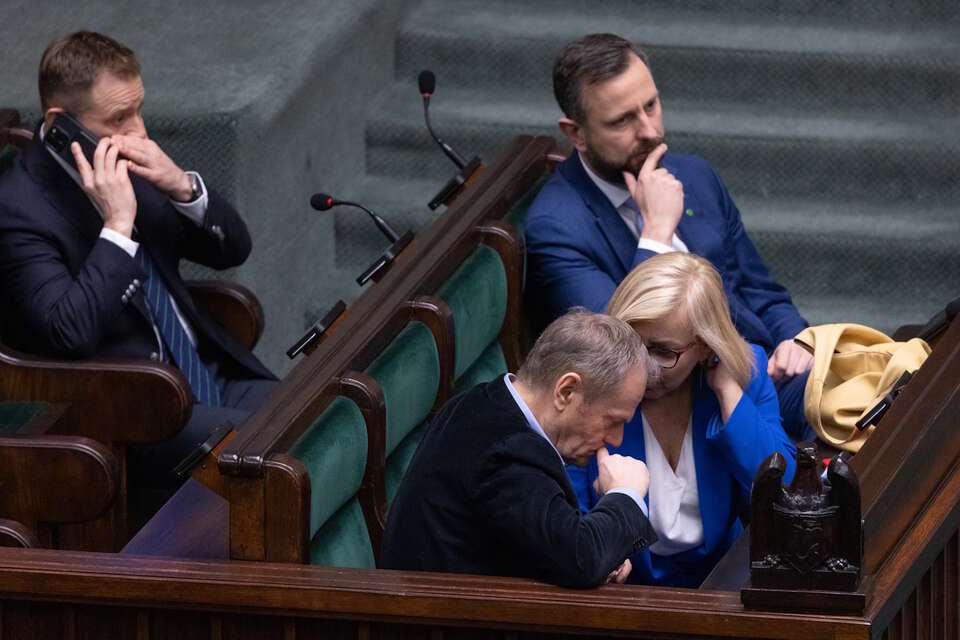 Donald Tusk, Paulina Henning-Kloska, Władysław Kosiniak-Kamysz w ławach rządowych / autor: Fratria