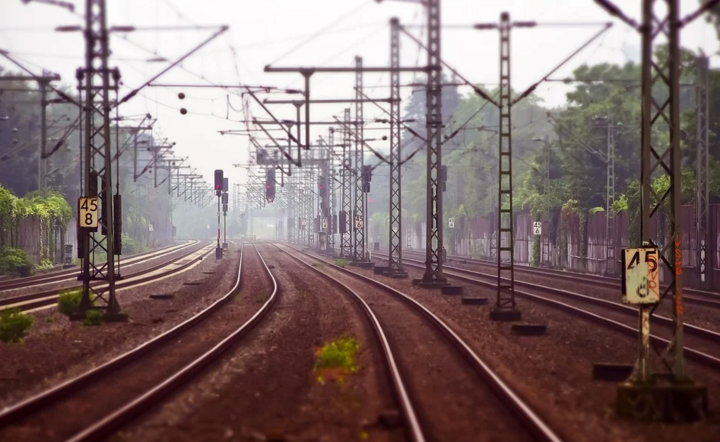 Linia kolejowa - zdjęcie ilustracyjne.  / autor: Pixabay