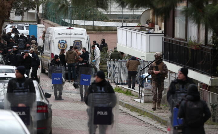 Miejsce zamachu otoczone przez siły bezpieczeństwa / autor: PAP/EPA/ERDEM SAHIN