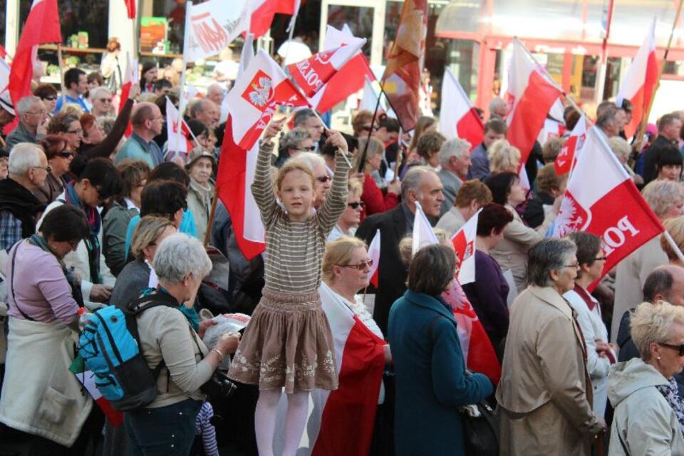 Niech młodzież korzysta póki może  z prawa do manifestowania...Fot. wPolityce.pl