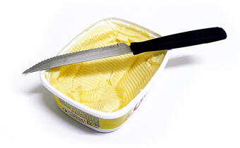 UOKiK ostrzega: produkt oznakowany jako „masło” może być czymś zupełnie innym