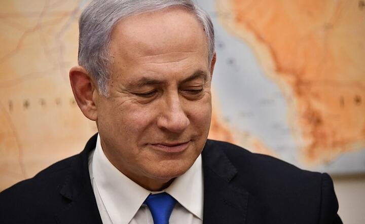 Netanjahu może pozostać premierem mimo oskarżenia