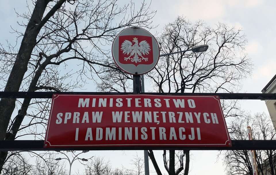 MSWiA wnioskuje o "pełne zwolnienie" z paktu migracyjnego