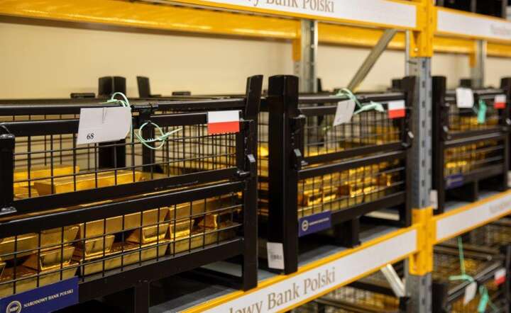 Wykorzystanie zasobów złota w NBP mogłoby wzmocnić potencjał Wojska Polskiego. Nz. sztaby złota w magazynie NBP / autor: materiały prasowe NBP