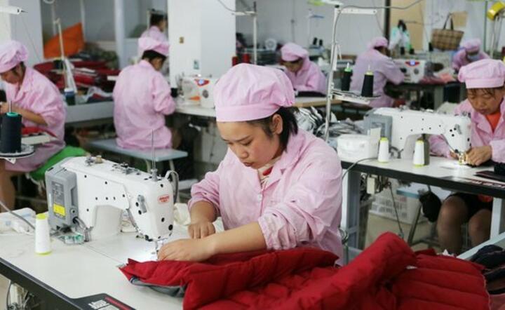 produkcja tekstyliów w Chinach / autor: The Business of Fashion/Twitter