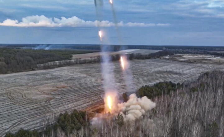 rosyjska wyrzutnia rakiet Huragan / autor: fotoserwis PAP
