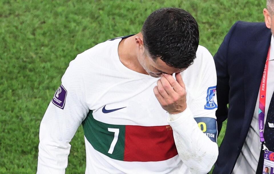 Łzy w oczach Ronaldo! Tak załamany gwiazdor opuszczał boisko