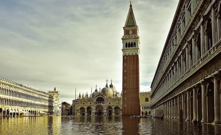 Wenecja: Nowe szyby uchronią zabytek
