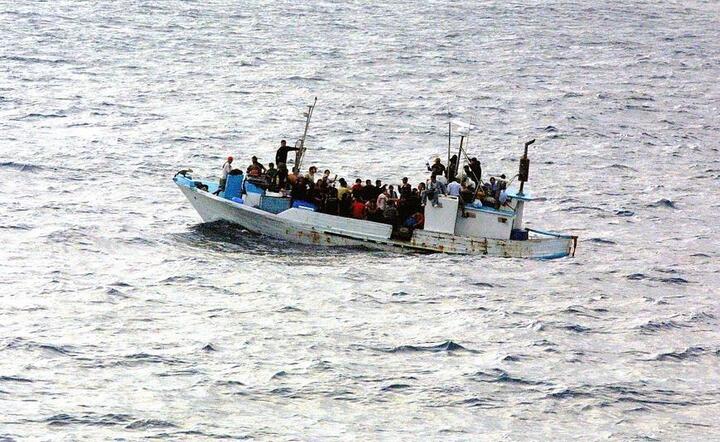 Statki z migrantami u brzegów Sycylii