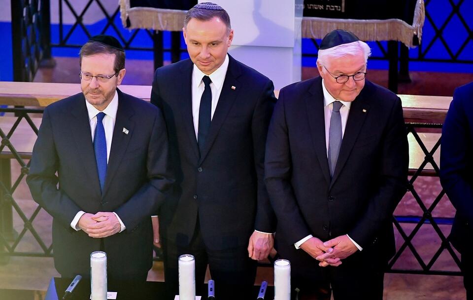 Prezydenci Polski, Niemiec i Izraela zapalili Świece Pamięci