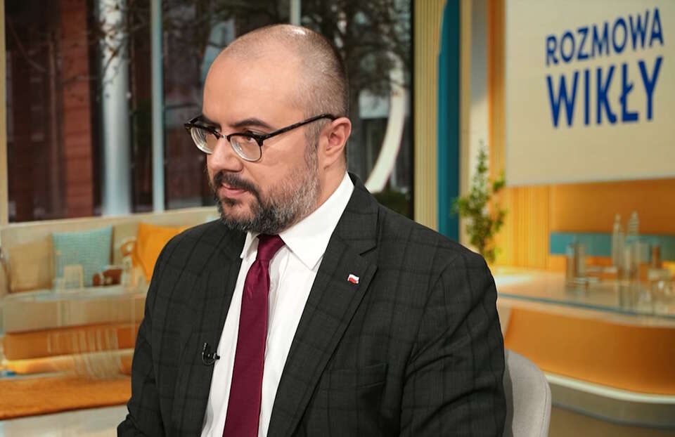 Na zdjęciu poseł PiS Paweł Jabłoński na antenie Telewizji wPolsce24 / autor: Telewizja wPolsce24