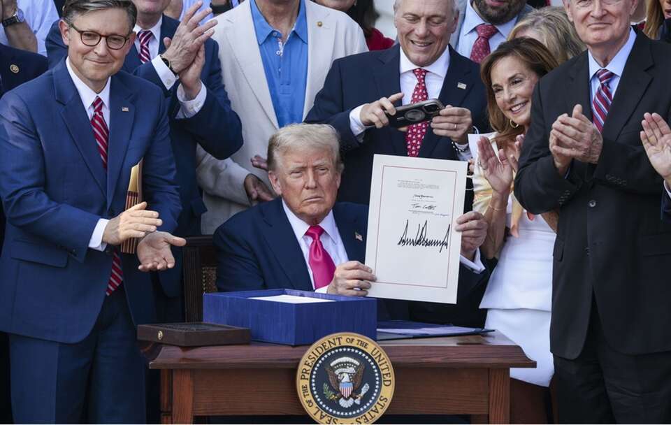 Donald Trump / autor: PAP/EPA/SHAWN THEW
