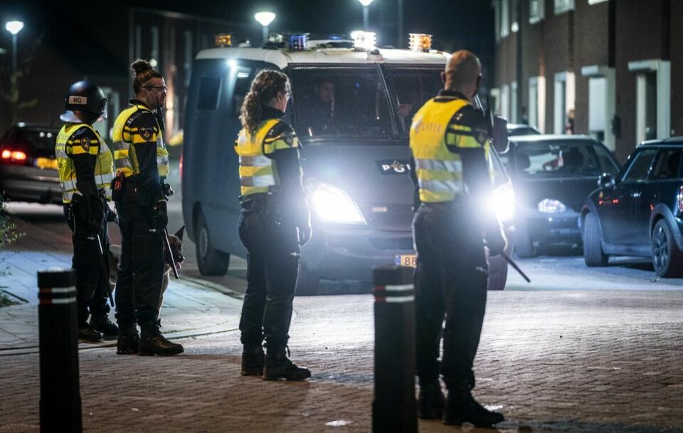 Niespokojna noc w Holandii! Kolejne protesty antycovidowe / autor: PAP/EPA/ROB ENGELAAR