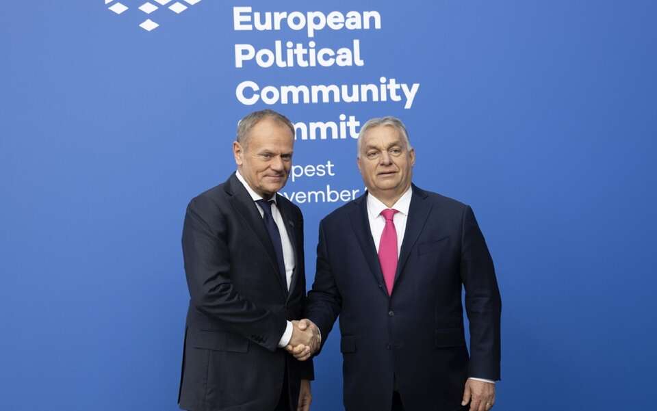 Tusk i Orban / autor: PAP/EPA/VIVIEN CHER BENKO