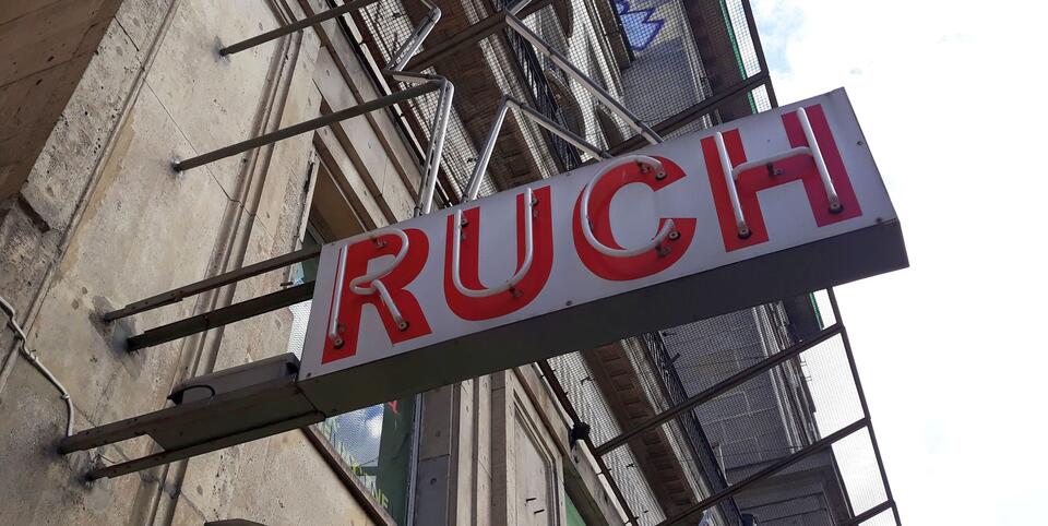Zabytkowy szyld Ruch w Warszawie / autor: wPolityce.pl