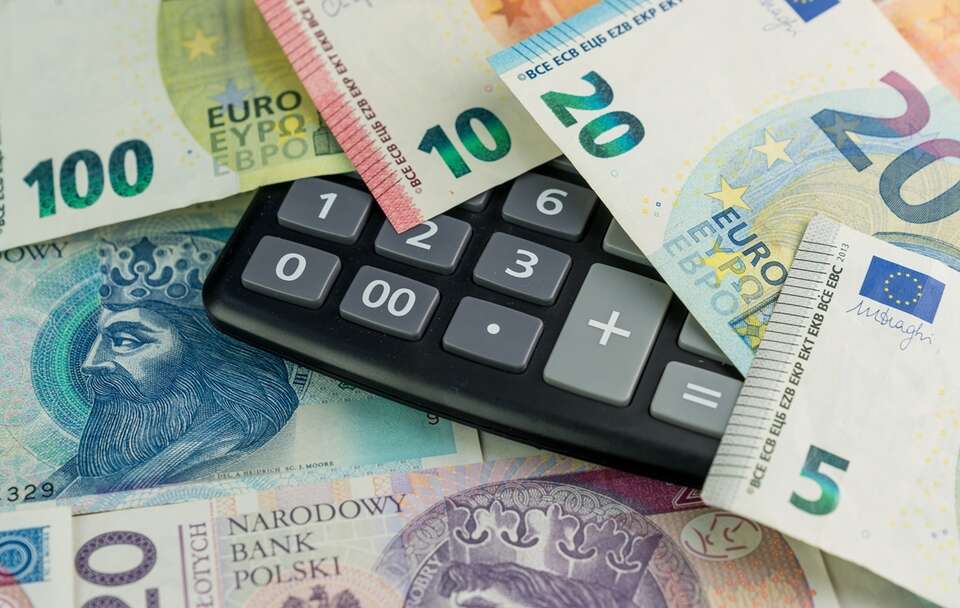 W UE miliardy na walkę z drożyzną. Rząd Tuska pomaga skromnie