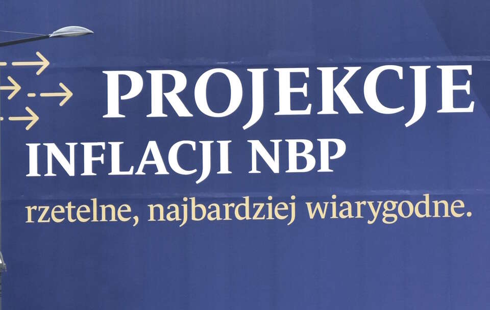 Fragment frontonu siedziby NBP / autor: Fratria